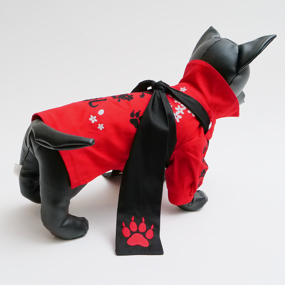 黒の襷の肉球刺繍側の写真